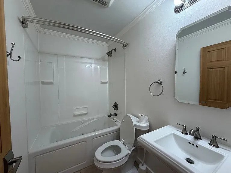 6237 E 21st Ave — Photo 14