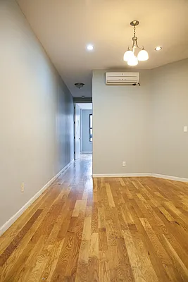 Rented by P Management | media 27