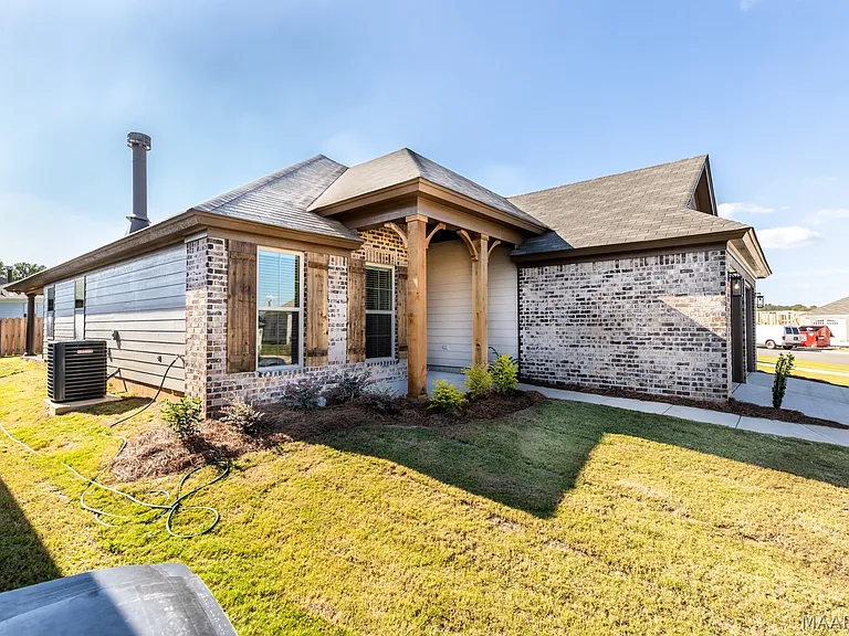 7119 Birch Creek Trl — Photo 2
