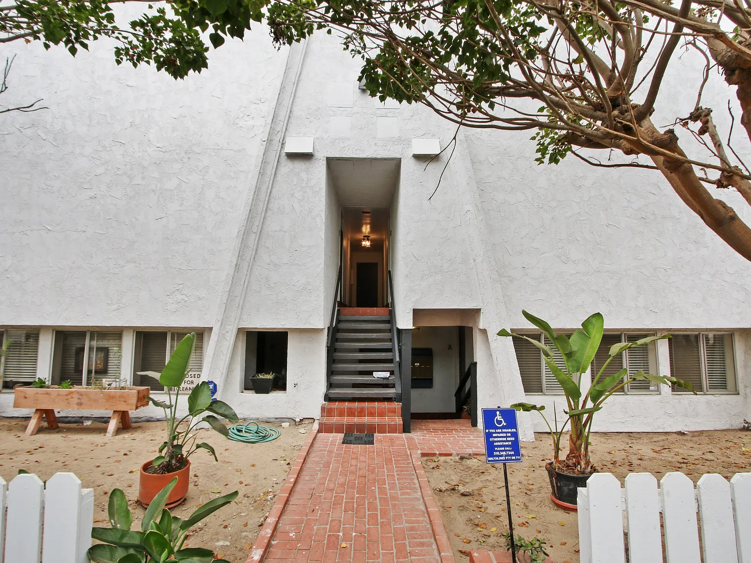 33 Eastwind — Photo 3