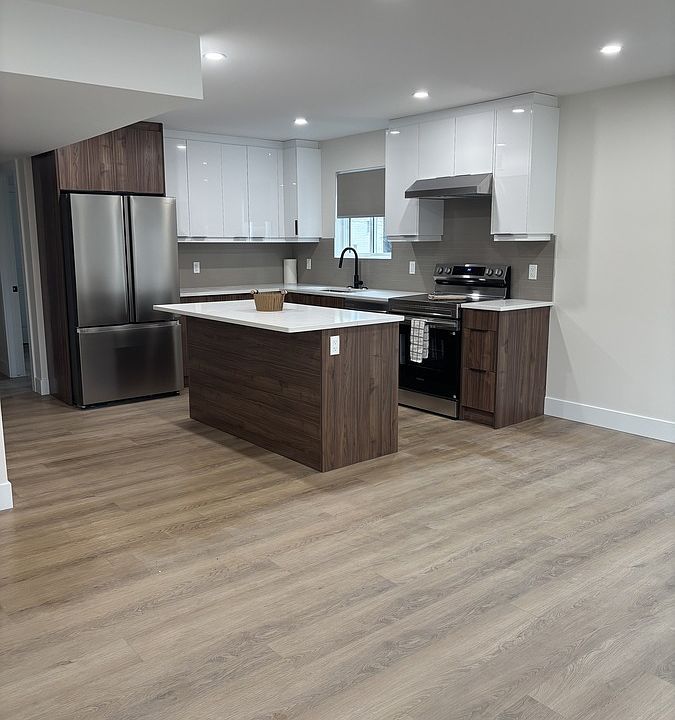 1st image of 1055 Albert Rd