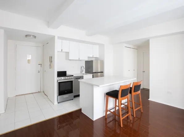 150 West 51st Street 1730 image 1 of 14