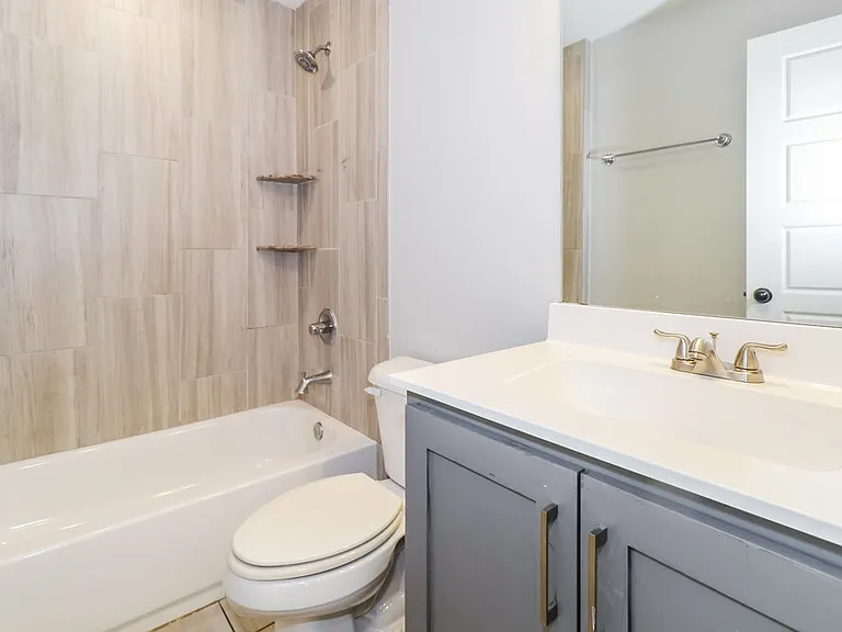 3811 Dawnwood Cir W — Photo 16