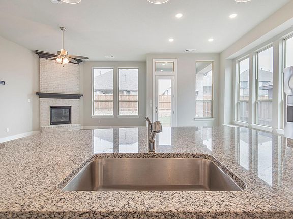 5th image of 1317 Arrowwood Dr