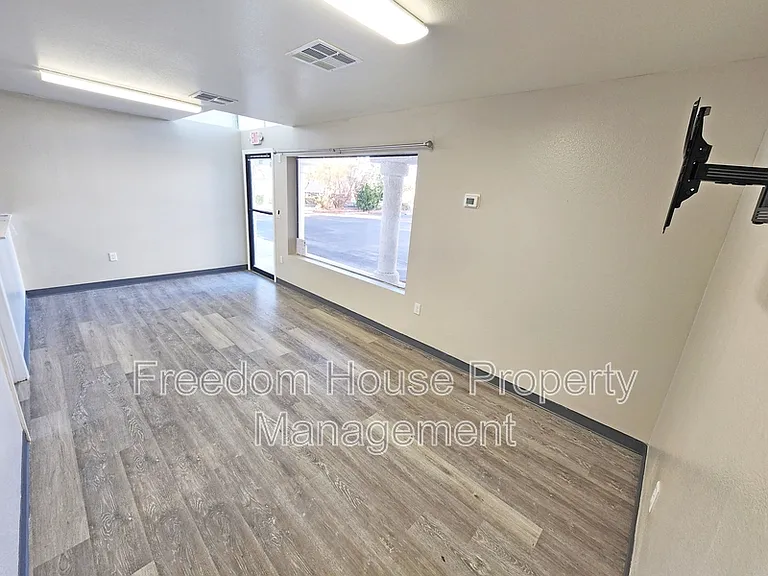 311 S Frontage Rd #104 — Photo 10