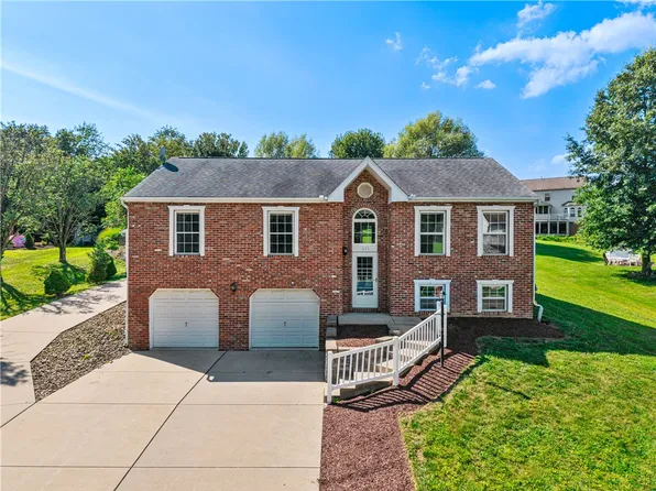 671 Peregrine Dr, North Huntingdon, PA 15642