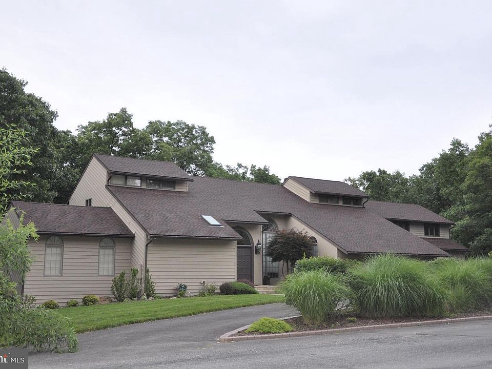 2nd image of 1010 Bishop Walsh Rd