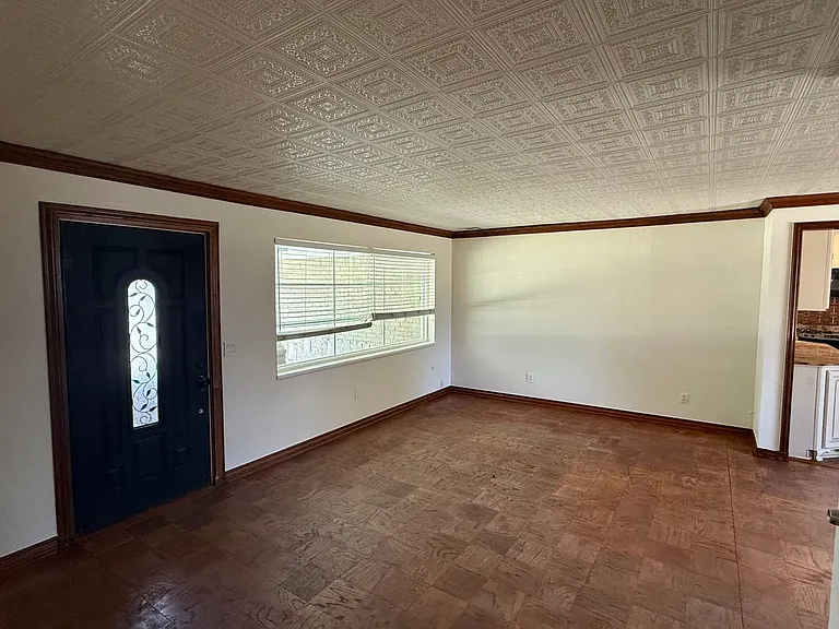 1833 Westminster Pl — Photo 2