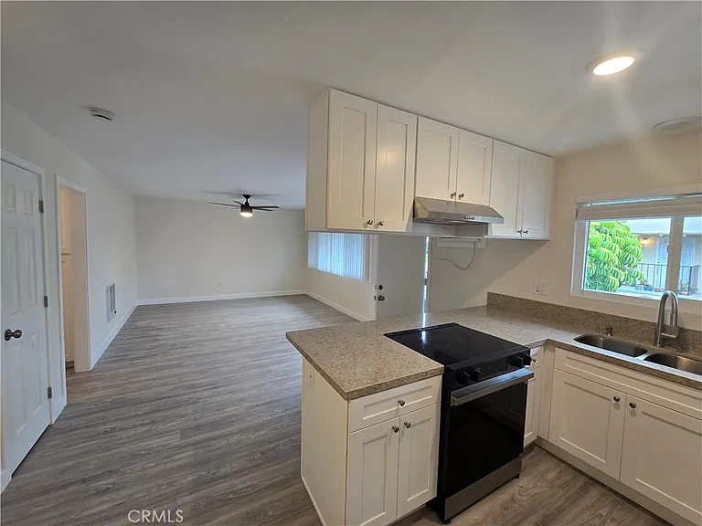 6051 Lemon Ave #C — Photo 12