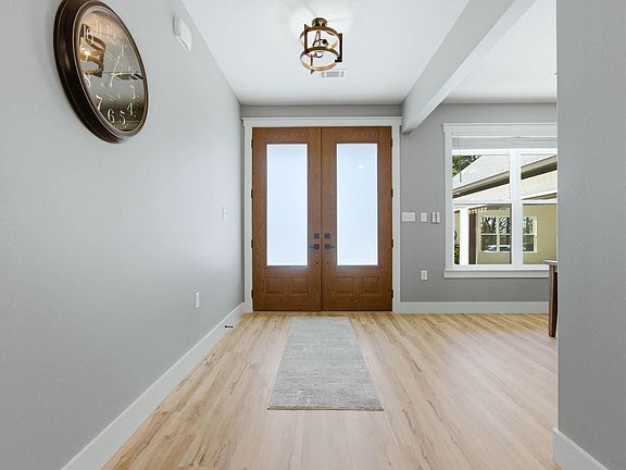2nd image of 154 Majestic Cir