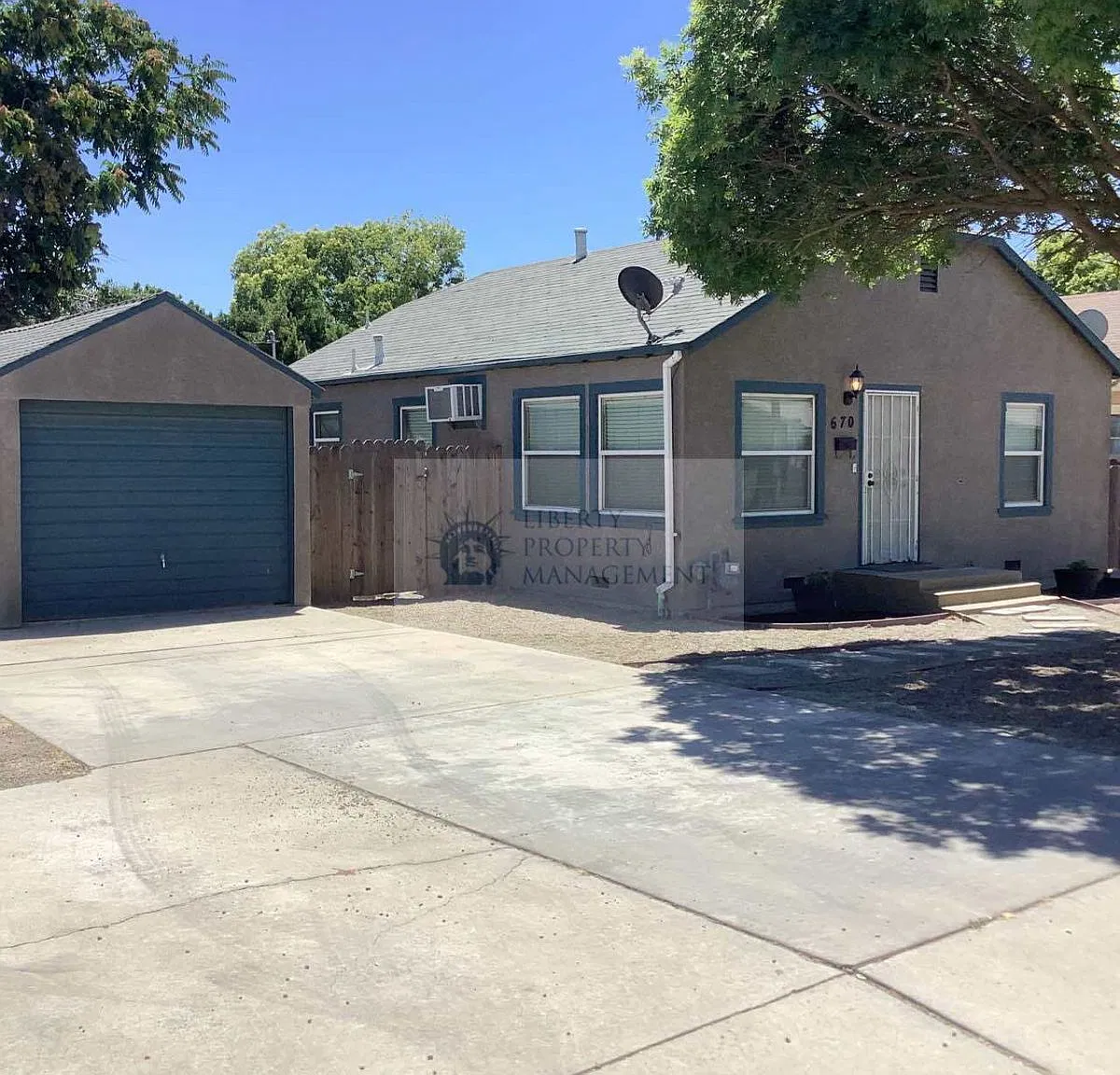 2 bed, 884 sqft, $1,795 — Photo 1
