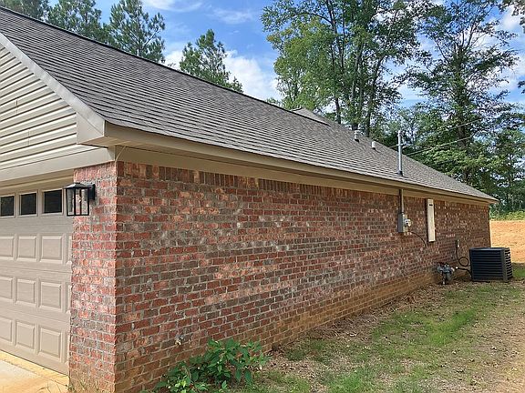 2nd image of 31 Indian Creek Rd