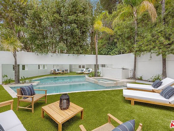2nd image of 1414 Mockingbird Pl