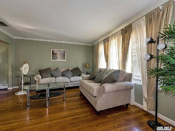 2nd image of 26 Canyon Ln