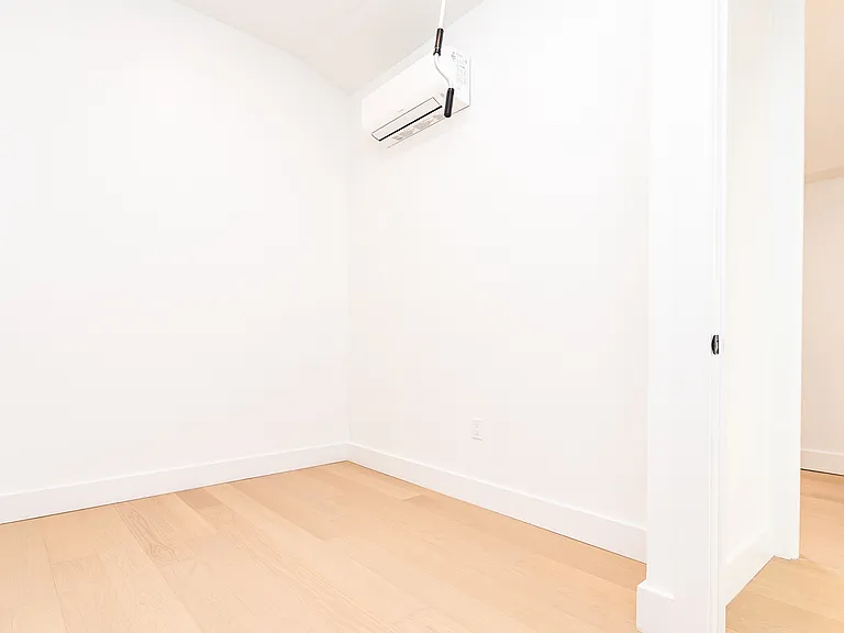 107 S 6th St #4J — Photo 18