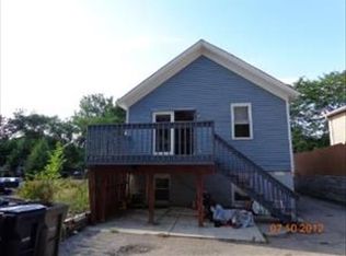 445 Fremont St, Elgin, IL 60120