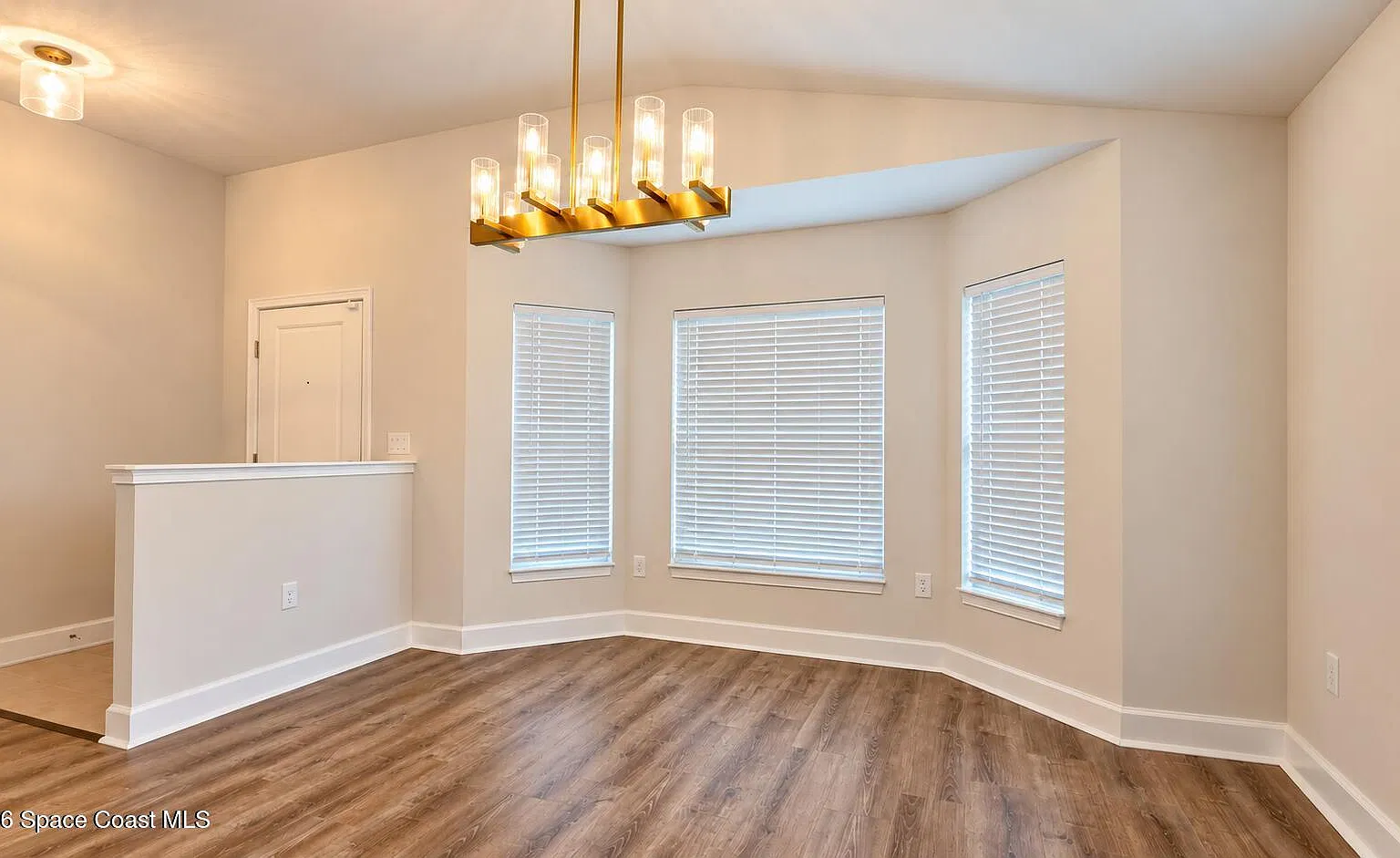 3 bed, 2.0 bath, 1762 sqft, $2,200 — Photo 4
