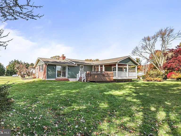 313 Windsor Ct — Photo 35