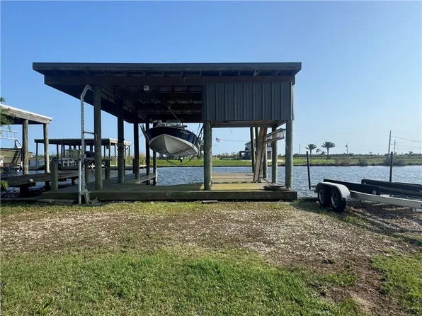 113 Swallow Ln, Belle Chasse, LA 70037