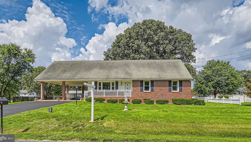 1st image of 7854 Linden Leaf Rd