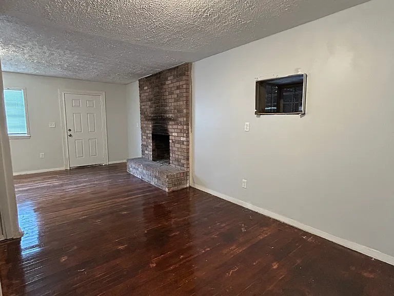 422 Oneida Ave — Photo 4