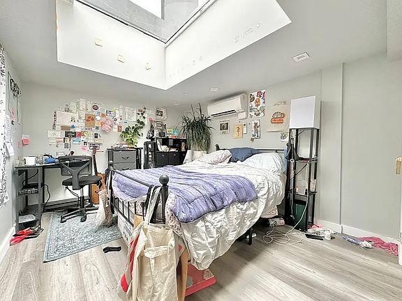 4th image of 256 Wyckoff St APT 2