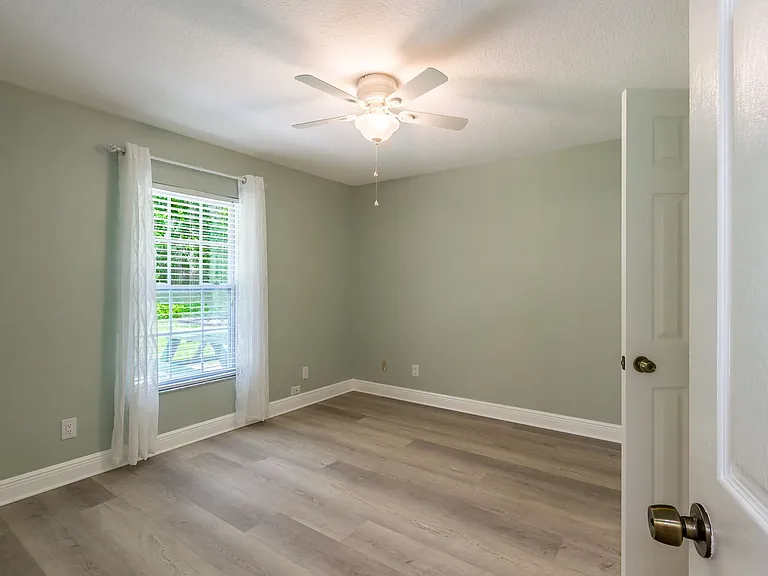 355 23rd Ave SW — Photo 18