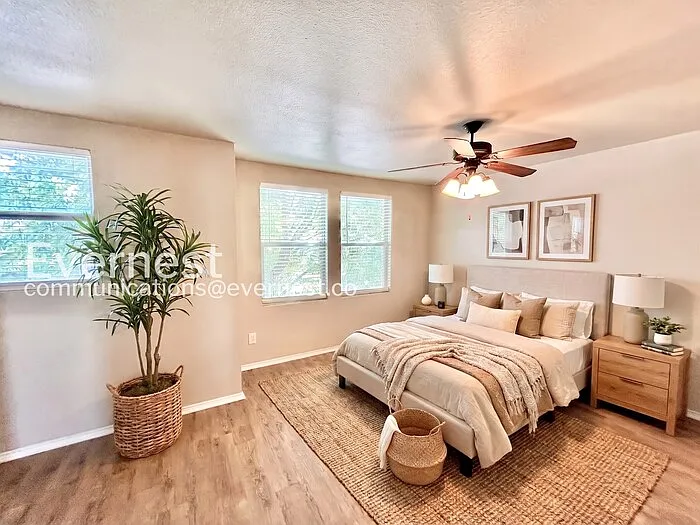 4 bed, 2.5 bath, 2394 sqft, $2,650 — Photo 4