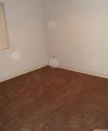 3rd image of 2824 James Ave N