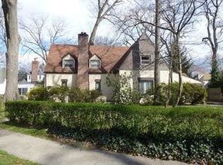 12 Garden Rd, Pelham, NY 10803