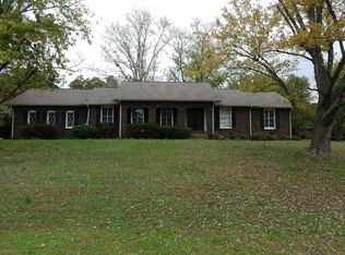 123 Meadowlake Dr, Hendersonville, TN 37075