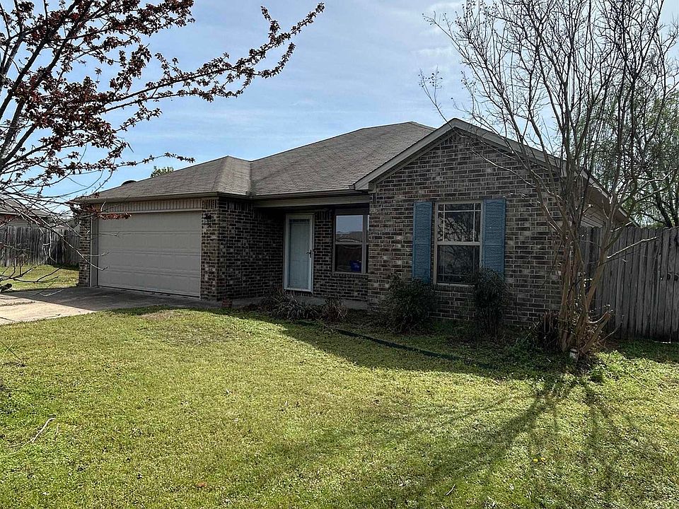 1st image of 38 Waycross Dr