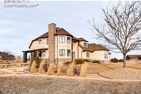 2nd image of 960 Hilltop Dr