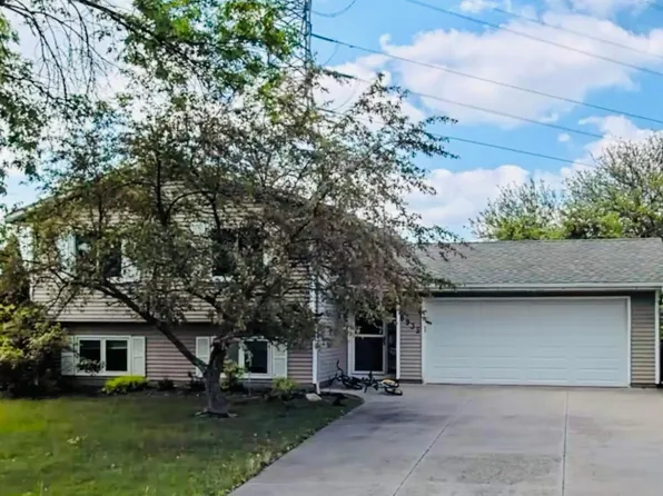 8935 72nd St S, Cottage Grove, MN 55016