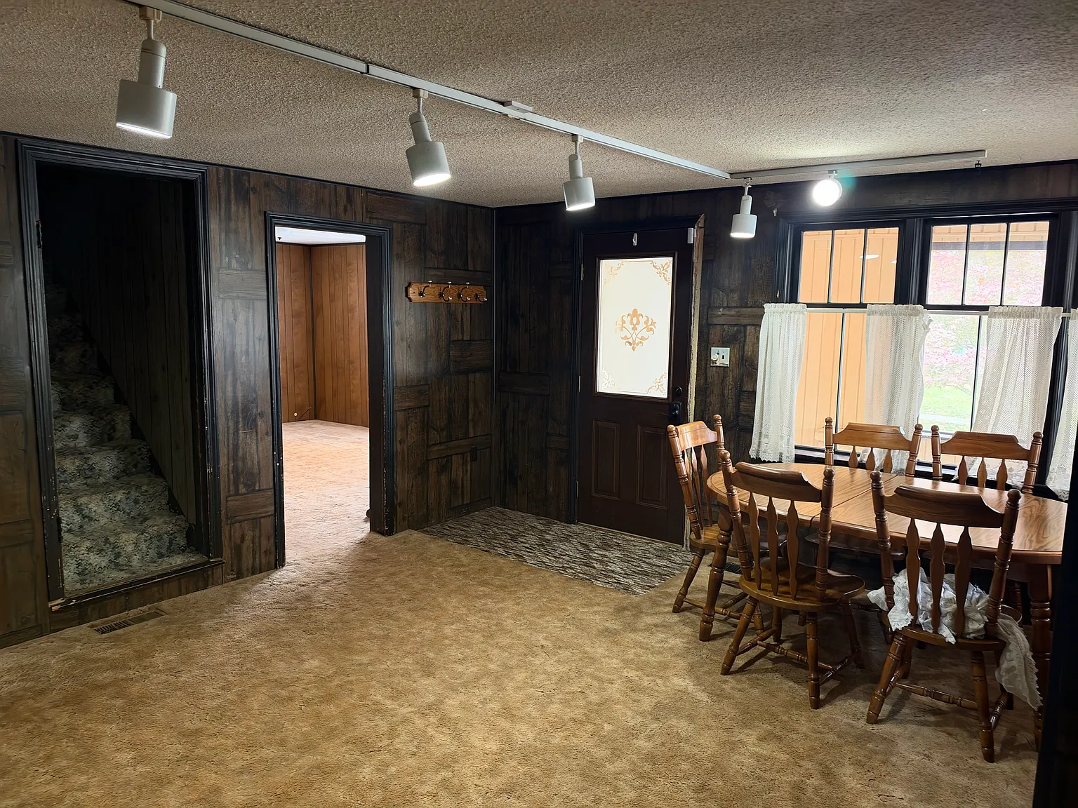 3 bed, 1426 sqft, $1,200 — Photo 4