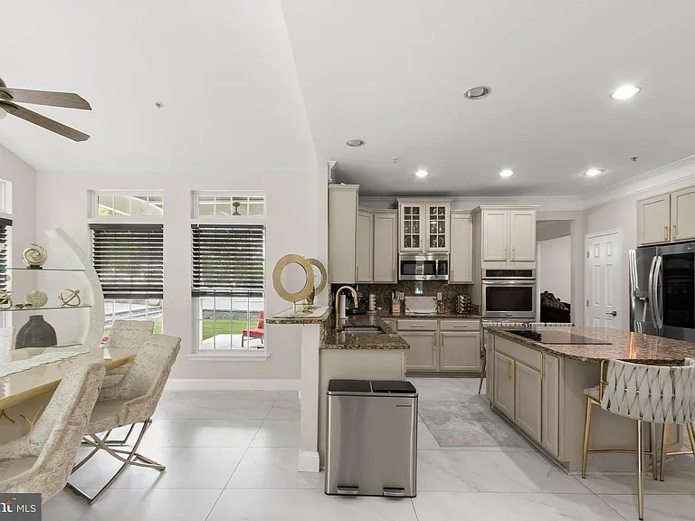7202 Exbury Ct — Photo 22