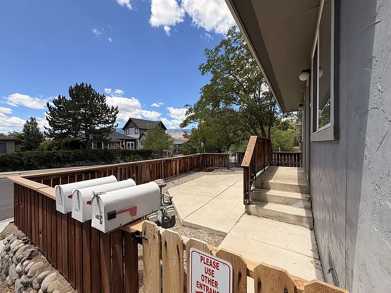 319 Thoma St #B — Photo 19