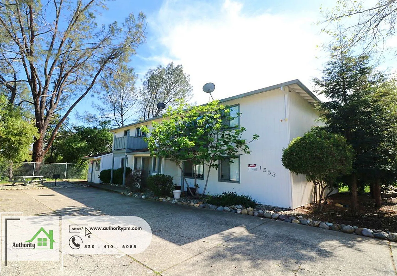2 bed, 1.0 bath, 900 sqft, $1,295 — Photo 3