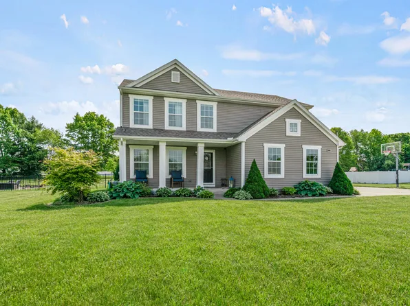 50867 Rebecca Dr, Paw Paw, MI 49079