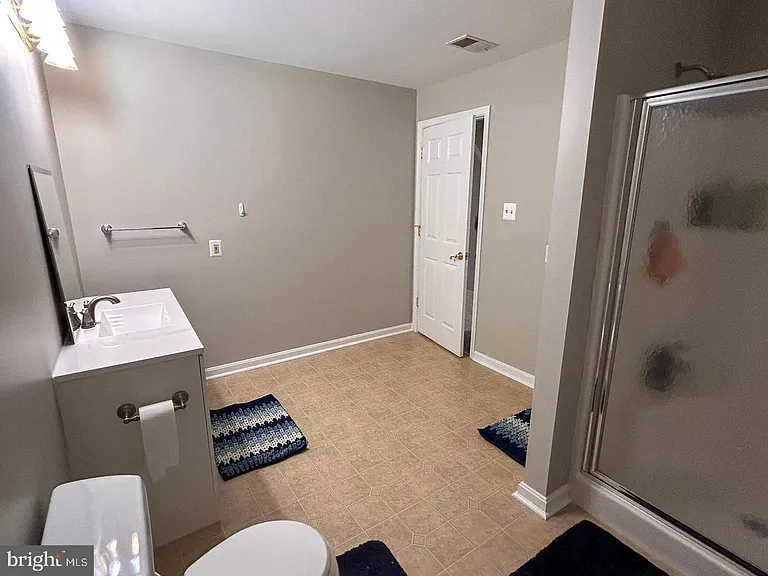 105 Westmoreland Ct — Photo 26