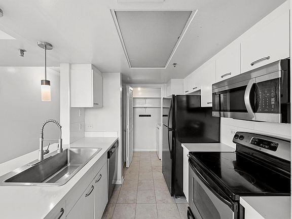 3rd image of 3525 Sage Rd APT 504