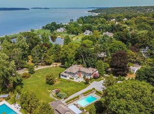 44 Baycrest Dr, Huntington, NY 11743