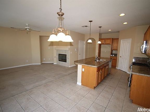 5th image of 209 Belfont Cir