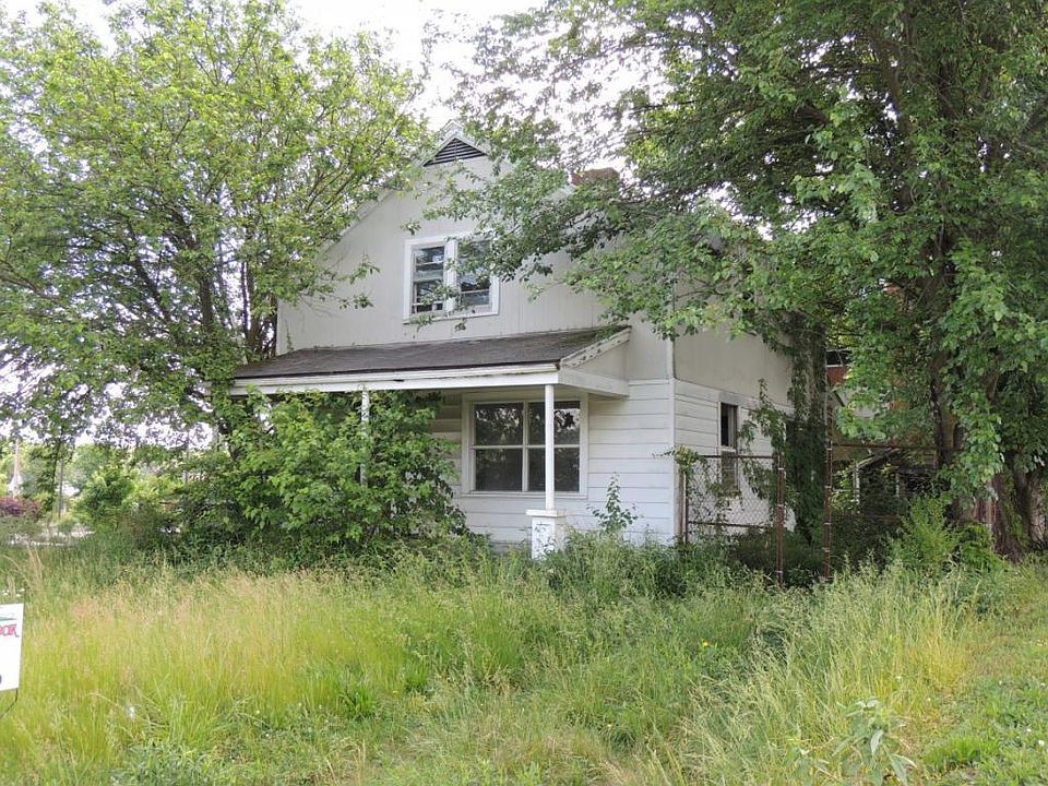 1st image of 437 Roller St