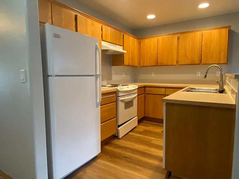 Come See This Lovely 3 Bedroom Townhouse! — Photo 12