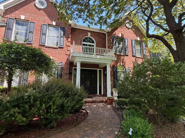 11514 Seneca Woods Ct, Great Falls, VA 22066