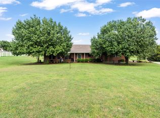 6562 Canyon Rd, Sanger, TX 76266
