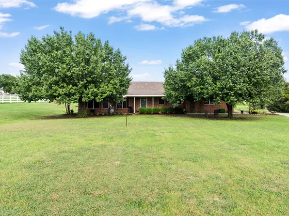 6562 Canyon Rd, Sanger, TX 76266
