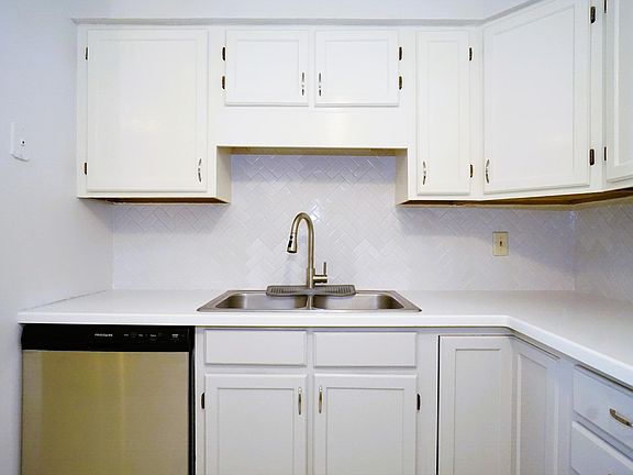 5th image of 50 Brookside Dr APT G5