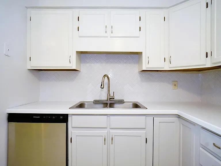 50 Brookside Dr #G5 — Photo 5